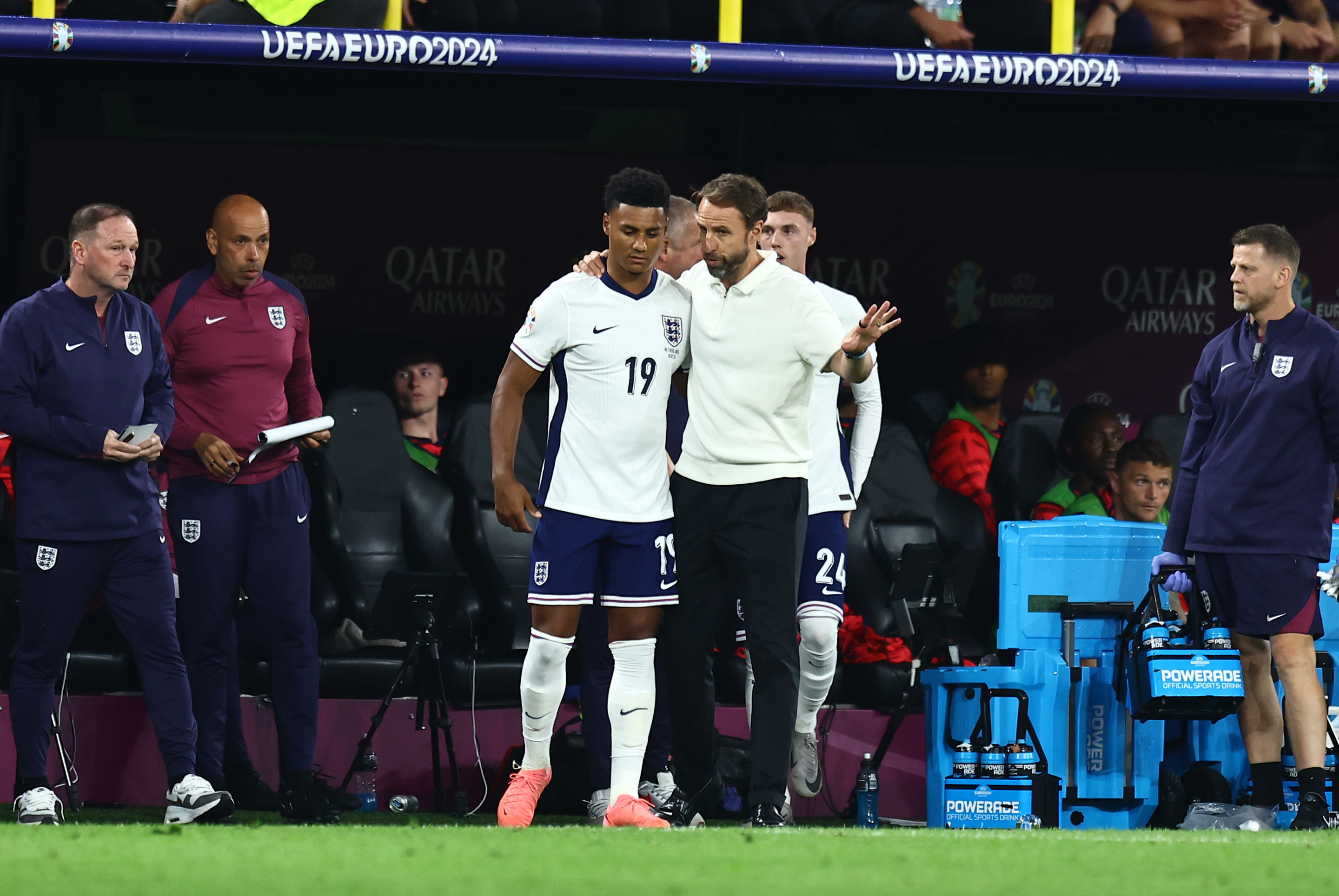 球速官网-欧联杯战况：那不勒斯防线稳固，多特蒙德进攻受阻，布鲁诺·费尔南德斯成最佳的简单介绍